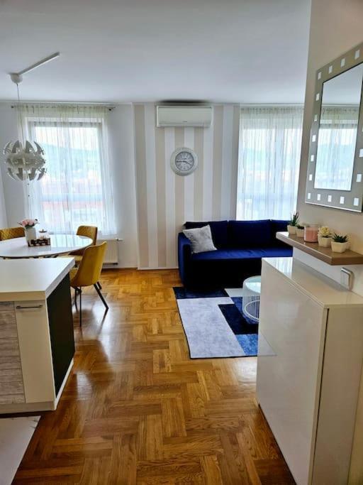 West View 130 * Zagreb