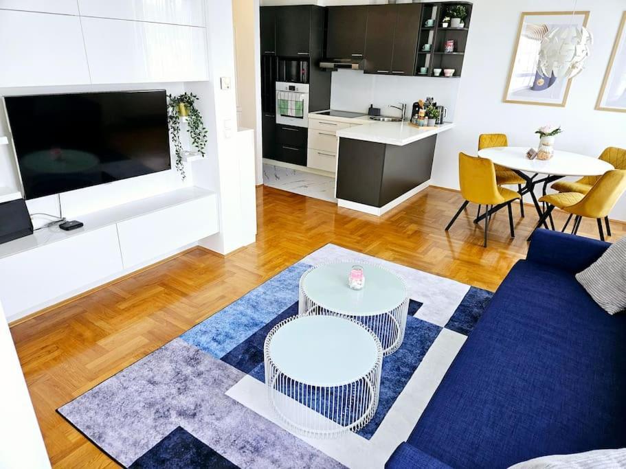 West View 130 Apartment