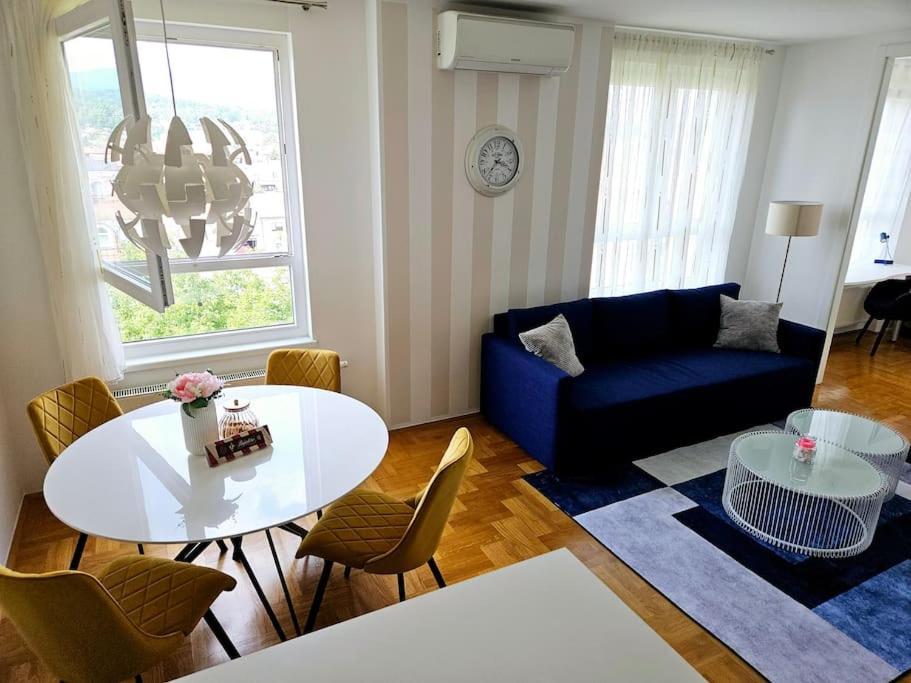 Apartment West View 130